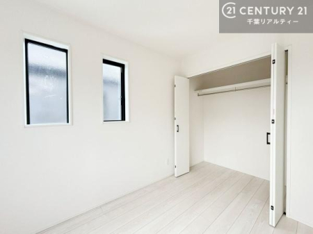 m [Xy[XĂ܂IXbLڂ鎖ł܂ˁB
ƋI΂ȂVvȃfUCׁ̈AƋI΂Cɓ̋ԍ肪łłˁB