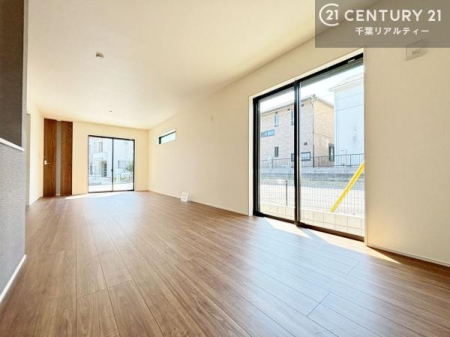 rO LX_CjOXy[XI肨HB΂yԂ߂܂BX̔܂I