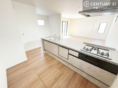 Lb` lC̑ΖʎVXeLb`̗pĂ܂IƑ̃R~jP[VRƑ݌vłB
qlɂڂ͂̂ŊłˁB[͂܂I