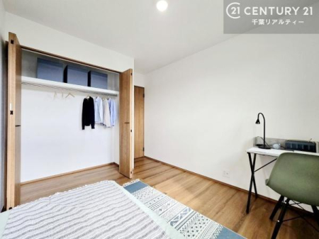 m [Xy[XĂ܂IXbLڂ鎖ł܂ˁB
ƋI΂ȂVvȃfUCׁ̈AƋI΂Cɓ̋ԍ肪łłˁB