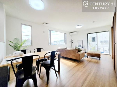 rO LX_CjOXy[XI肨HB΂yԂ߂܂BX̔܂I