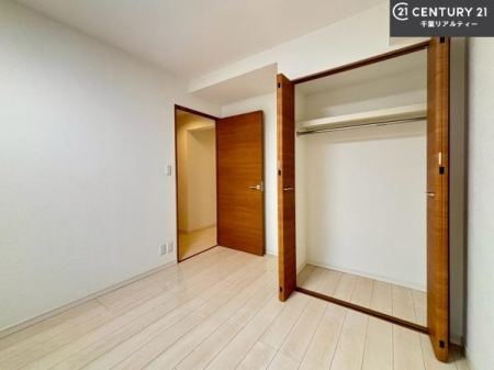 Q [Xy[XĂ܂IXbLڂ鎖ł܂ˁB
ƋI΂ȂVvȃfUCׁ̈AƋI΂Cɓ̋ԍ肪łłˁB