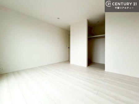 m [Xy[XĂ܂IXbLڂ鎖ł܂ˁB
ƋI΂ȂVvȃfUCׁ̈AƋI΂Cɓ̋ԍ肪łłˁB