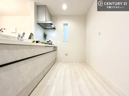 Lb` Ƃ₷VXeLb`łI[tĂ̂ŁAXy[XɕuȂčςނ̂ŁALXgāAKɍƂł܂I