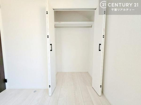 m [Xy[XĂ܂IXbLڂ鎖ł܂ˁB
ƋI΂ȂVvȃfUCׁ̈AƋI΂Cɓ̋ԍ肪łłˁB