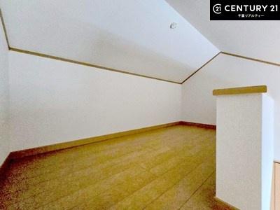 m tgt̗ḿAV̍JIȋԁBqƂĂ҂ŁA[VяȂǐɍ킹đʂɊpł܂B