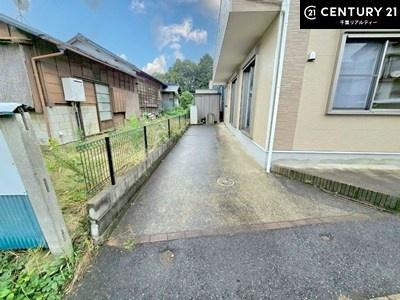 ԏ ԃXy[X2䕪܂IZJhJ[͂AoCN⎩]ԂȂǂuꏊɍ܂Byn̔JÒz