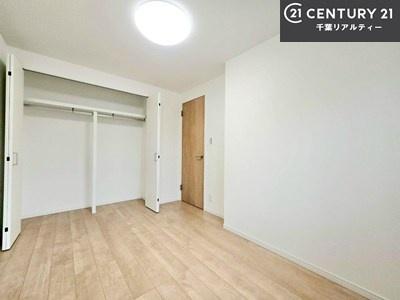 m [Xy[XĂ܂IXbLڂ鎖ł܂ˁB
ƋI΂ȂVvȃfUCׁ̈AƋI΂Cɓ̋ԍ肪łłˁB