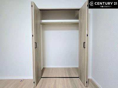 [ eɂƎ[ĂAߗނGߕApi܂ŃXbLЕt܂B