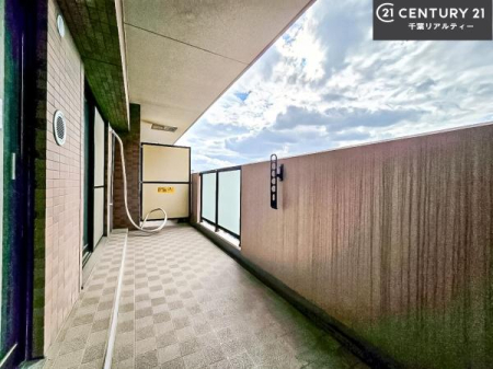 oRj[ zǍDȃoRj[łIꂽɂ͐nJIȎԂy߂܂B
