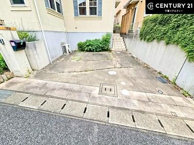 ���ԏ� ���ԏ�t���̌ˌ��ĂŁA���X�̐���������ɕ֗��ŉ��K�ɁI �J�̓������S���ĎԂ𒓎Ԃł����p�X�y�[�X�ŁA�Ƒ��̃��C�t�X�^�C�����T�|�[�g�B
