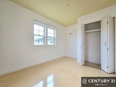 �m�� �V���v���Ƀf�U�C������Ă��邽�߁A�Ƌ��I�т܂���I
���C�ɓ���̉Ƌ��u���Ă��낰���Ԃ���邱�Ƃ��ł��܂��B