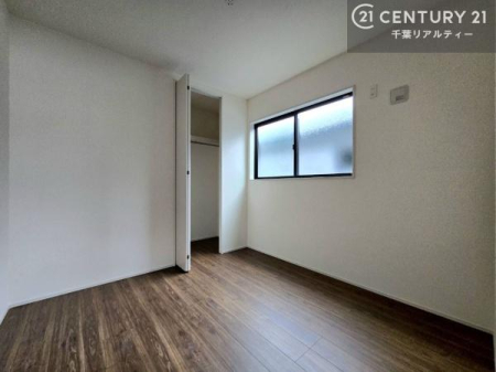 m [Xy[XĂ܂IXbLڂ鎖ł܂ˁB
ƋI΂ȂVvȃfUCׁ̈AƋI΂Cɓ̋ԍ肪łłˁB