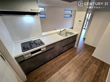 Lb` lC̑ΖʎVXeLb`̗pĂ܂IƑ̃R~jP[VRƑ݌vłB
qlɂڂ͂̂ŊłˁBLXgĉKɍƂi݂܂B