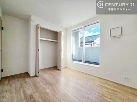 �m�� �o���R�j�[�ɖʂ��Ă���m���ł��B���邭�����肪����A���C����������ł��܂��I���N���āA�O�ɏo�Ĕw�L�т����[�ċz�����ǂ������}������邱�Ƃ��ł��܂��B