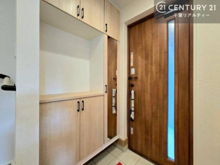 ���� �V���[�Y�{�b�N�X�t���Ȃ̂ŁA���ւ��Еt�����|�������₷���ł��I
�X�b�L���������ւŌ˂��J�����u�ԁA�������̂���S�n������Ԃ��o�}���Ă���܂��B