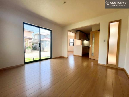 rO ؂ȉƑW܂邩炱LDKɂ͂肽B
qCɏ΂Ȃ瑖ĂpuLƂɂėǂvƎvuԂłB