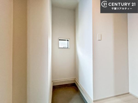  V[YCN[NtłIV[YłȂxr[J[܂ݎ]ԁAAEghApiXbLƕЕt܂I