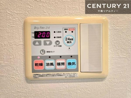 ̑ g[tĂ閣͓IȎdlłI~̓q[gVbN̗\hɂg܂B
J̓ł󕨂̂ŁA󕨂ߍ݂ɂI