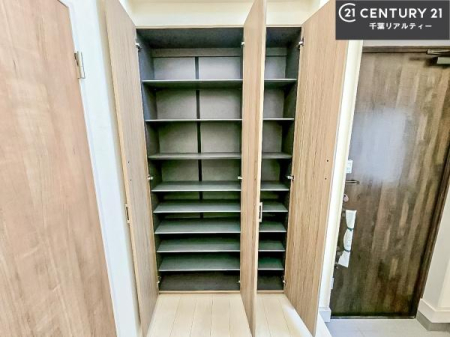  V[Y{bNXtȂ̂ŁAւЕt|₷łI
XbLւŌ˂JuԁÂSnԂo}Ă܂B
