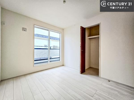 rOȊŐ [Xy[XĂ܂IXbLڂ鎖ł܂ˁB
ƋI΂ȂVvȃfUCׁ̈AƋI΂Cɓ̋ԍ肪łłˁB