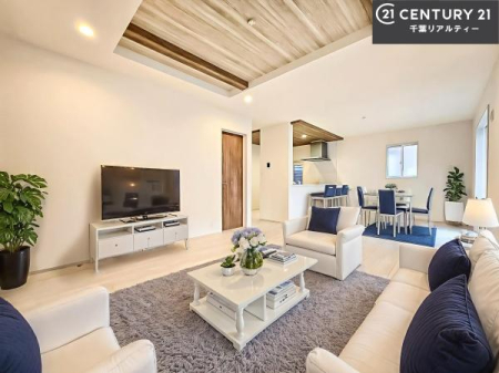 rO ƋCGp[XłBSnǂrO͉ƑRƏW܂܂BƑcR̎ԂłBƑƁAw[Ԃ߂łˁB邭JIȋԂłB