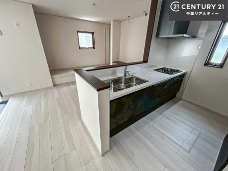 Lb` lC̑ΖʎVXeLb`̗pĂ܂IƑ̃R~jP[VRƑ݌vłB
ChȃVNŐ˂ɂ₷łI