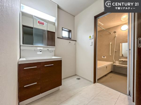 ʑEʏ Oʋdl̐ʏ́AgȂ݂₷I͎[ɂȂĂ܂BhC[₨ϓЕt̂ŐʑXbLƌ邱Ƃo܂I