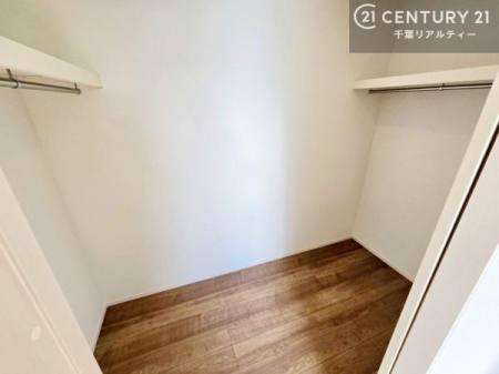 ���[ �E�H�[�N�C���N���[�[�b�g�t���ł��B��������̂��m���Ȃǂ����[���Ă��������ł��ˁI���ɂ���@�������ȂǋG�ߕ��̑傫�ȉƓd�����[�ł��܂��B