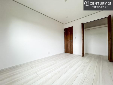 Q 邭ʂ̗ǂłBuVvvɃfUCꂽBRx̂ŉƋ⃌CAEgłD݂̋Ԃnグ܂B