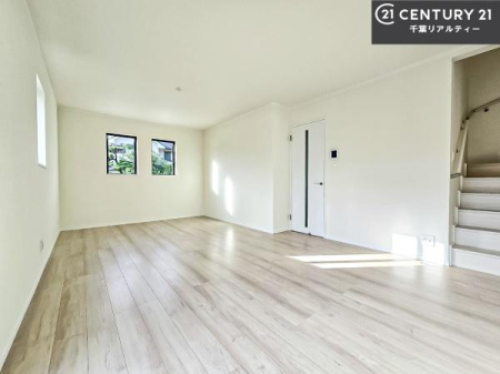 rO SnǂrO͉ƑRƏW܂܂BƑcR̎ԂłBƑƁAw[Ԃ߂łˁB邭JIȋԂłB