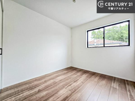 q VvɃfUCĂ邽߁AƋIт܂I
Cɓ̉ƋuĂ낰Ԃ邱Ƃł܂B
