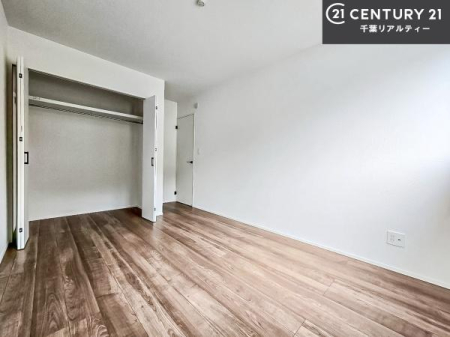 rOȊŐ [Xy[XĂ܂IXbLڂ鎖ł܂ˁB
ƋI΂ȂVvȃfUCׁ̈AƋI΂Cɓ̋ԍ肪łłˁB