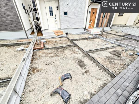 ԏ ԃXy[X2䕪܂IZJhJ[͂AoCN⎩]ԂȂǂuꏊɍ܂B