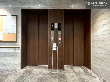 ̑p Gx[^[Iɔꂽ◼ɂוł炭炭AłłˁB