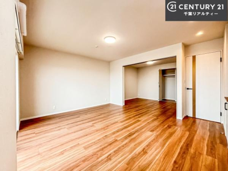 rO SnǂrO͉ƑRƏW܂܂BƑcR̎ԂłBƑƁAw[Ԃ߂łˁB邭JIȋԂłB