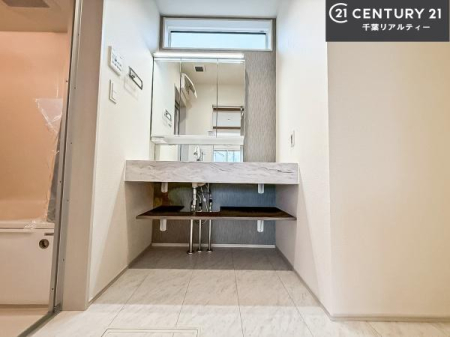 ʑEʏ gȂ𐮂ʏ́A厖łI̐̂镵͋CoIC悭g܂BLXXy[XłˁI