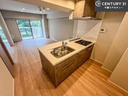 Lb` lC̑ΖʎVXeLb`̗pĂ܂IƑ̃R~jP[VRƑ݌vłB
qlɂڂ͂̂ŊłˁB[͂܂I