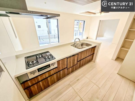 Lb` lC̑ΖʎVXeLb`̗pĂ܂IƑ̃R~jP[VRƑ݌vłB
qlɂڂ͂̂ŊłˁB[͂܂I