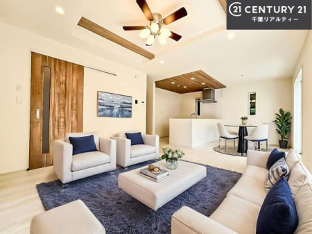 rO ƋCGp[XłBSnǂrO͉ƑRƏW܂܂BƑcR̎ԂłBƑƁAw[Ԃ߂łˁB邭JIȋԂłB