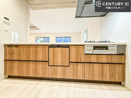 Lb` lC̑ΖʎVXeLb`̗pĂ܂IƑ̃R~jP[VRƑ݌vłB
qlɂڂ͂̂ŊłˁBLXgĉKɍƂi݂܂I