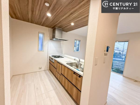 Lb` lC̑ΖʎVXeLb`̗pĂ܂IƑ̃R~jP[VRƑ݌vłB
qlɂڂ͂̂ŊłˁBLXgĉKɍƂi݂܂I