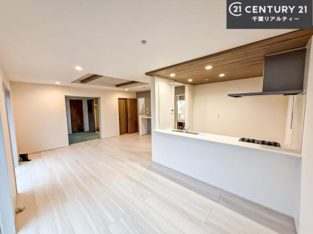 rO 傫ȑ炽Ղ̗z閾邢rOBĴ郊rOŉƑĉ났̎Ԃ߂܂B