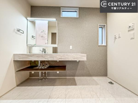 ʑEʏ Oʋdl̐ʏ́AgȂ݂₷I͎[ɂȂĂ܂BhC[₨ϓЕt̂ŐʑXbLƌ邱Ƃo܂I