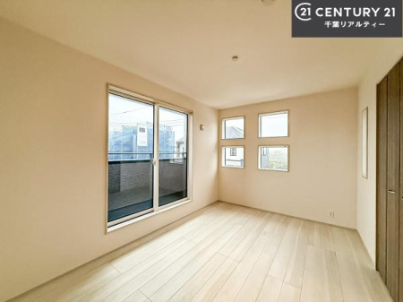 Q VvɃfUCĂ邽߁AƋIт܂I
Cɓ̉ƋuĂ낰Ԃ邱Ƃł܂B