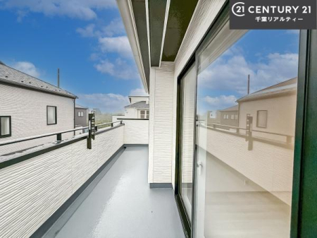 oRj[ zǍDȃoRj[łIꂽɂ͐nJIȎԂy߂܂B
