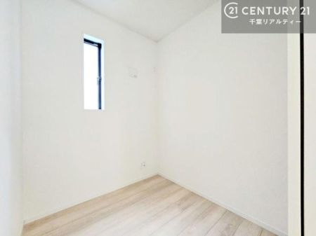 ̑ 2Kɐ݂ꂽ2̃e[N[́AÂŗ́BrO班Ă邽߁Ad׋ɂWł܂B