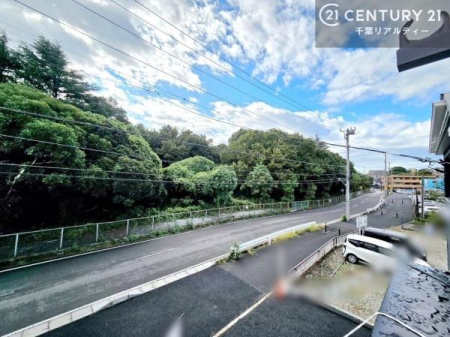 Z˂̒]ʐ^ oRj[͑Oʂ̍LHƁAՂ̗΂]߂Sn悢]BJӂiF̕炵ɖ^Ă܂B