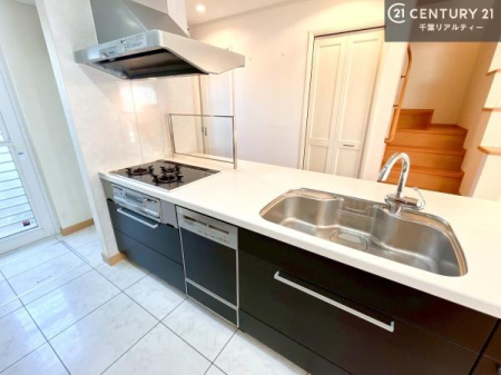 Lb` Ƃ₷VXeLb`łI[tĂ̂ŁAXy[XɕuȂčςނ̂ŁALXgāAKɍƂł܂I