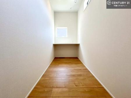 ̑ [eBeB[Xy[X̓JE^[tIql̃rOwKƃXy[Xprʂɗp\I